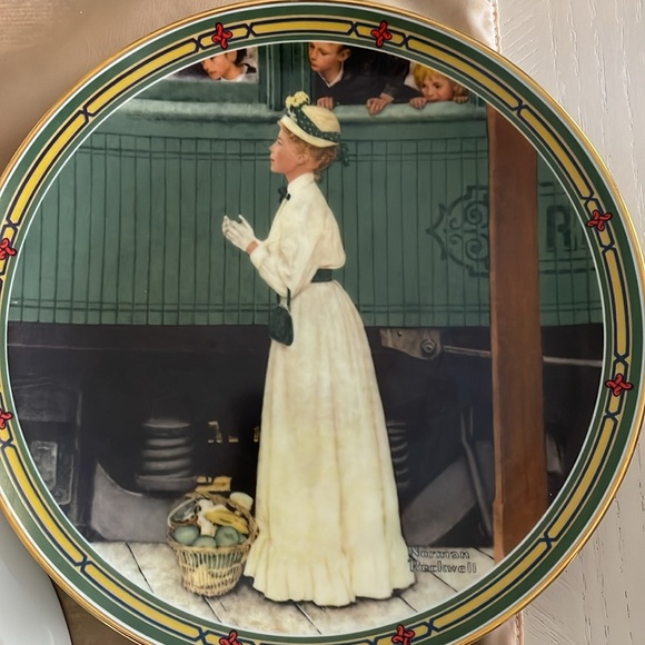 3 Vintage- gently loved Norman Rockwell collectors plates, 8.5 inches, no boxes - Picture 9 of 12